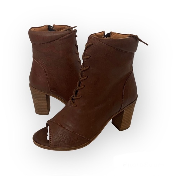 NIB Seychelles ‘Stun’ Lace Up Open Toe Boots - Picture 1 of 10